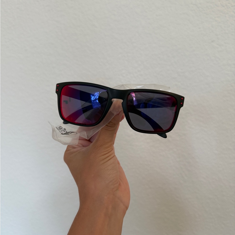 Sunglasses - 0009102 Holbrook Matte Black Positive Red Iridium Oakley